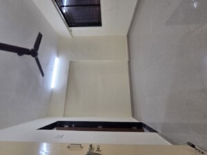 Room in 2 BHK Apartment at Goregaon East – for Rent