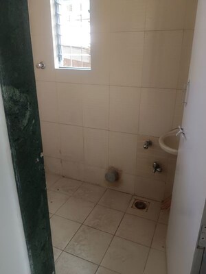 Bathroom in 3.5 BHK Apartment at Nageshwar CHS Somwar Peth, Somwar Peth – for Rent