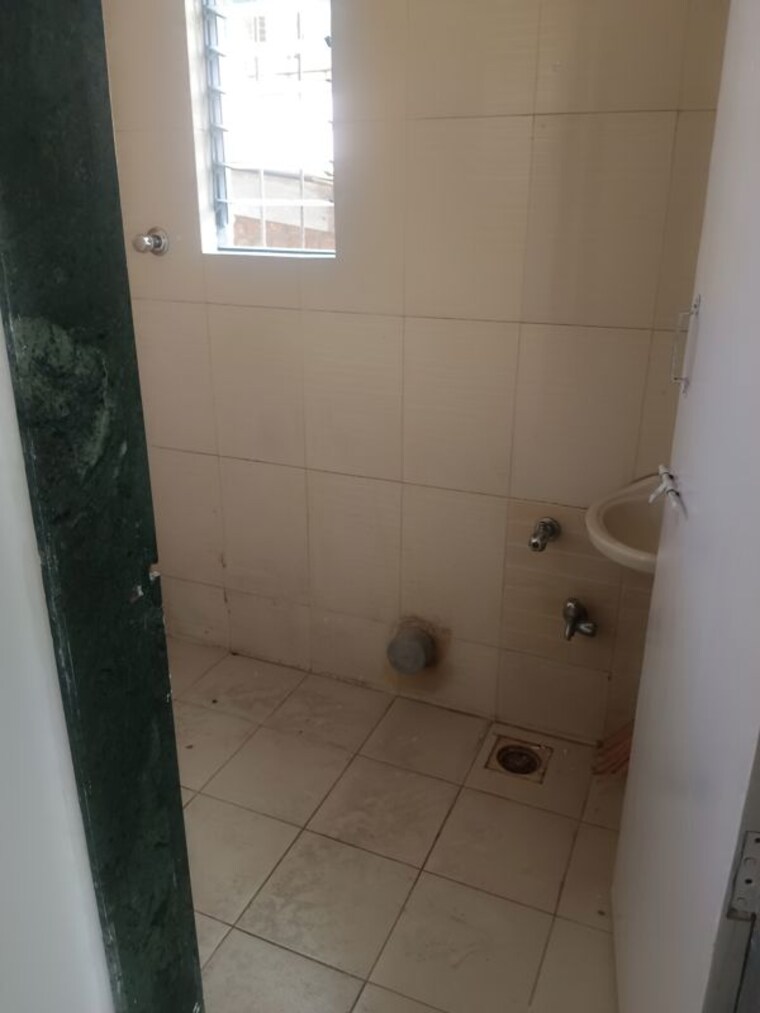 Bathroom, nageshwar-chs-somwar-peth 3.5 Bedroom 1200 Sq.Ft. Apartment In Somwar Peth Pune 10309239