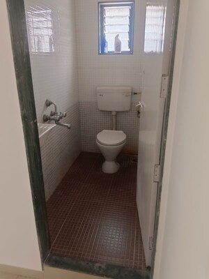 Bathroom in 3.5 BHK Apartment at Nageshwar CHS Somwar Peth, Somwar Peth – for Rent