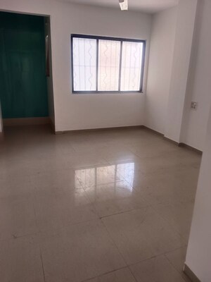 Room in 3.5 BHK Apartment at Nageshwar CHS Somwar Peth, Somwar Peth – for Rent