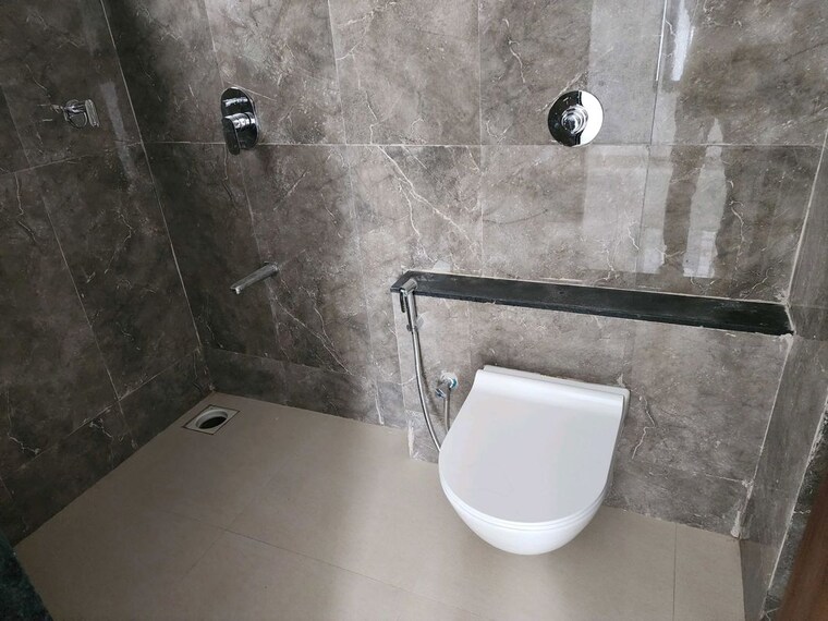 Bathroom, unique-youtopia 3 Bedroom 1480 Sq.Ft. Apartment In Kharadi Pune 10309302