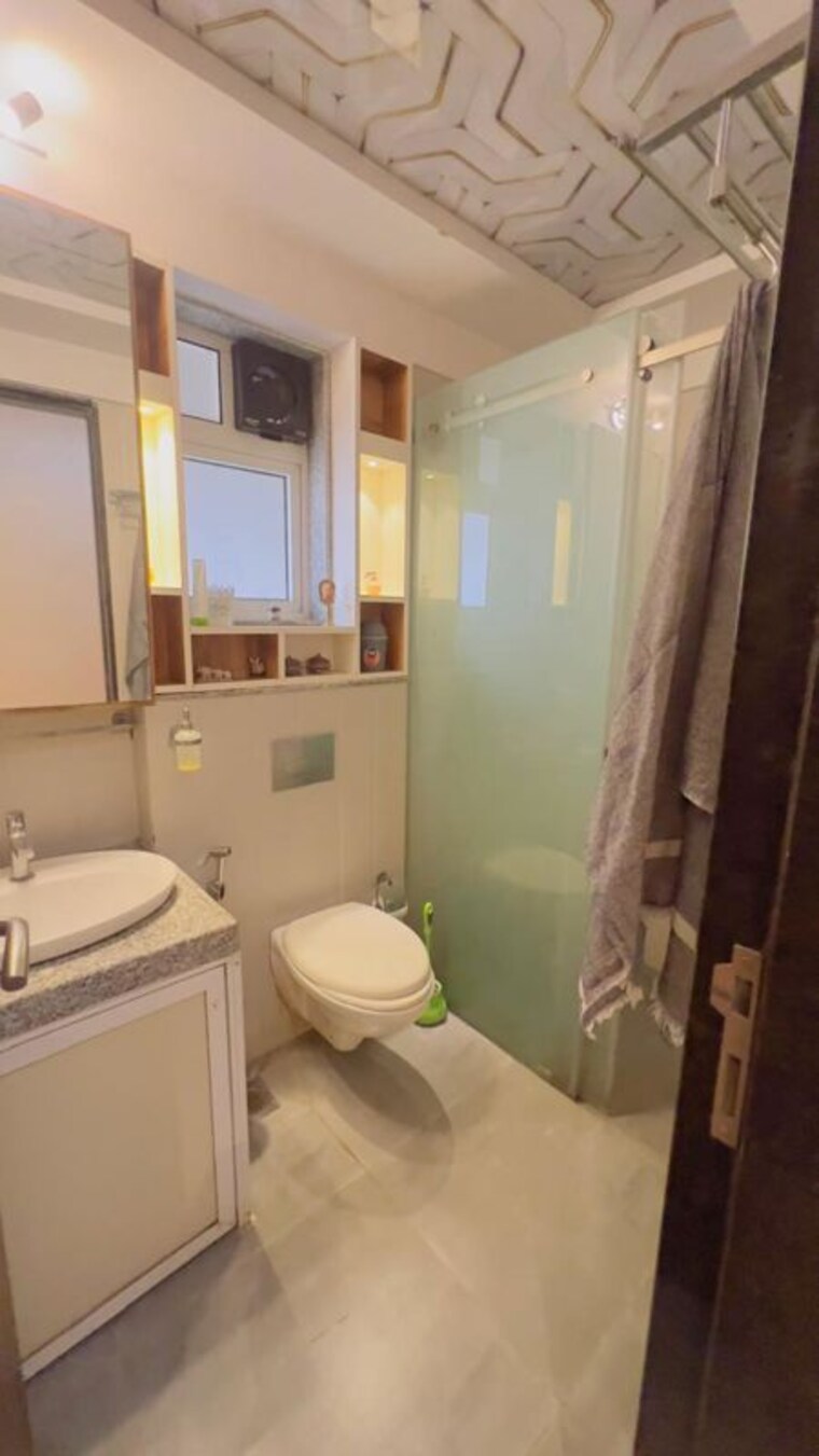 Bathroom, neelkanth-palms 3 Bedroom 1500 Sq.Ft. Apartment In Kapur Bawdi Thane 10309303