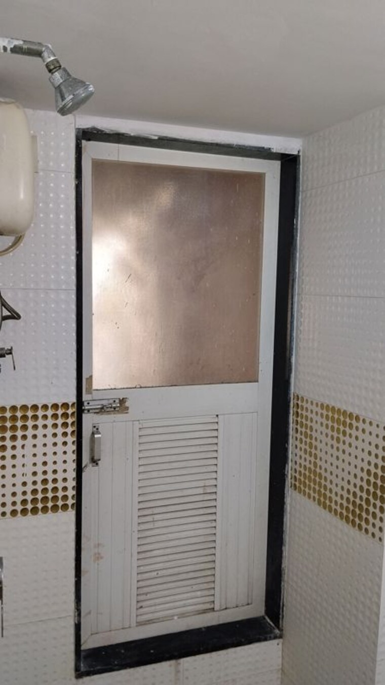 Bathroom, dosti-daffodil 1 Bedroom 400 Sq.Ft. Apartment In Wadala East Mumbai 10309314