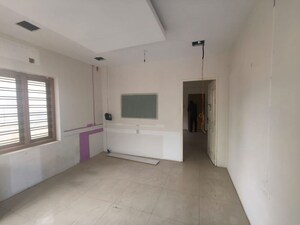 Room in  Office Space at Kaloor – for Rent