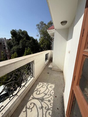 Balcony in 2 BHK Builder Floor at Sukhdev Vihar – for Rent