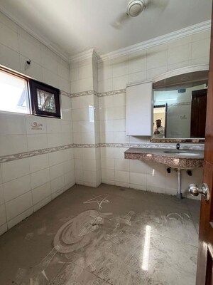 Bathroom in 2 BHK Builder Floor at Sukhdev Vihar – for Rent