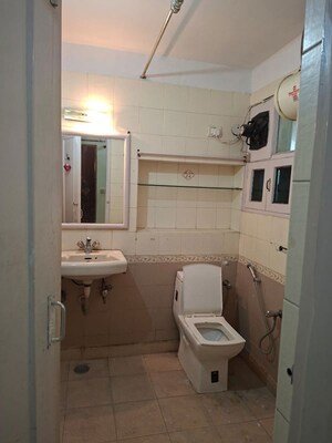  3 BHK Builder Floor at Green Park – for Rent