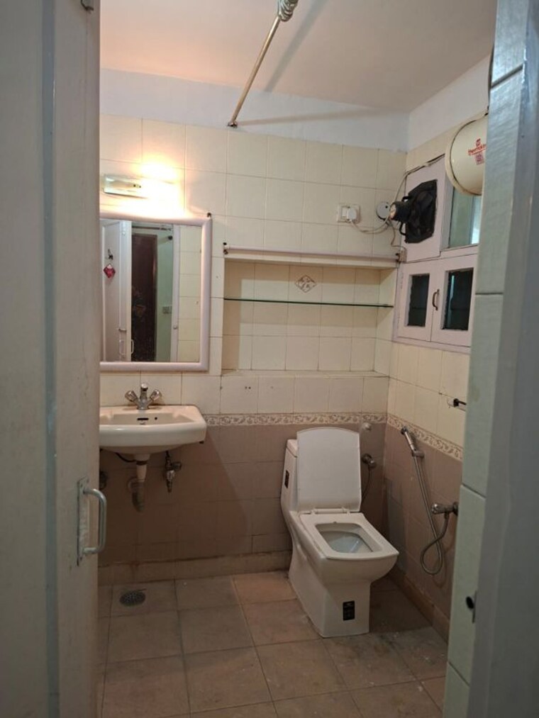 Other, green park 3 Bedroom 2500 Sq.Ft. Builder Floor In Green Park Delhi 10309331