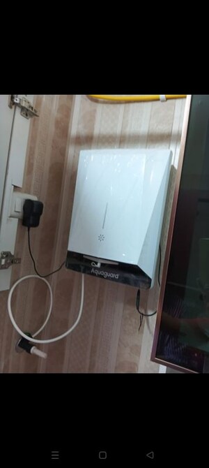 Bathroom in 1.5 BHK Apartment at Sheth Zuri, Laxmi Nagar – for Rent