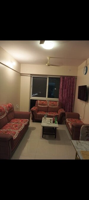 Living Room in 1.5 BHK Apartment at Sheth Zuri, Laxmi Nagar – for Rent