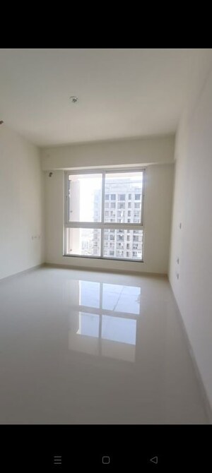 Room in 2 BHK Apartment at Sheth Zuri, Laxmi Nagar – for Rent