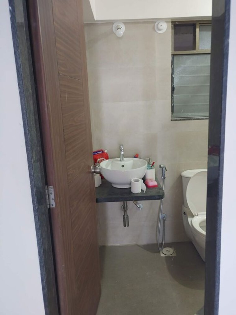 Bathroom, chaphalkar-elina-living 2 Bedroom 1100 Sq.Ft. Apartment In Mohammadwadi Pune 10309351