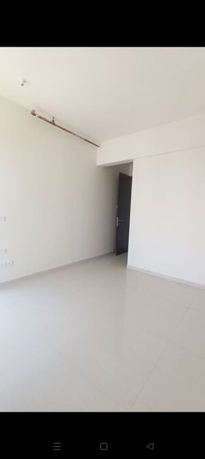 Room in 3 BHK Apartment at Sheth Zuri, Laxmi Nagar – for Rent