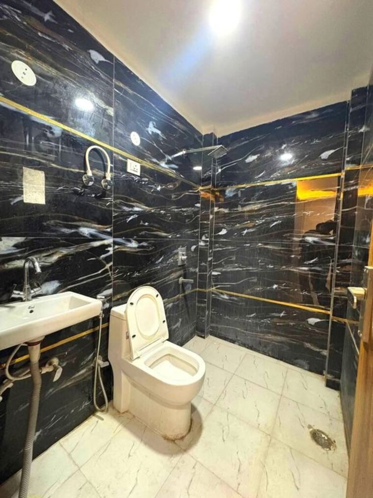 Gym, saket 2 Bedroom 1000 Sq.Ft. Builder Floor In Saket Delhi 10309357