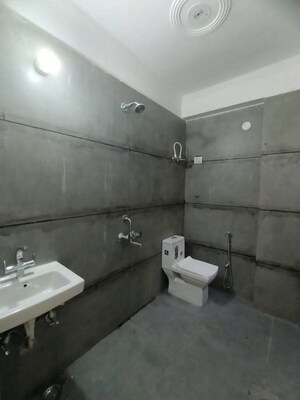 Bathroom in 1 BHK Builder Floor at Saket – for Rent