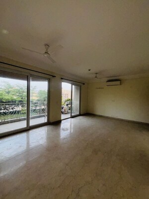 Room in 3 BHK Apartment at AIPL The Peaceful Homes, Sector 70a – for Rent