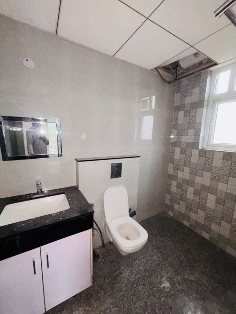 Bathroom, aipl-the-peaceful-homes 3 Bedroom 1545 Sq.Ft. Apartment In Sector 70a Gurgaon 10309374