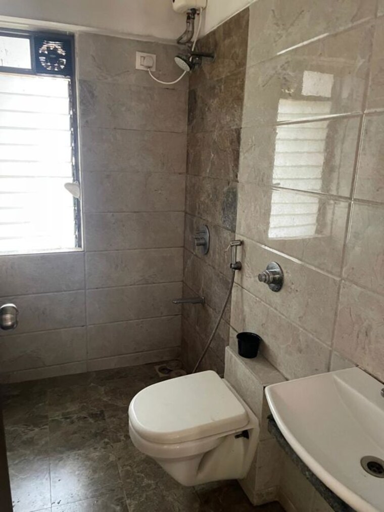 Bathroom, andheri west 2 Bedroom 900 Sq.Ft. Apartment In Andheri West Mumbai 10309453