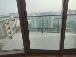 Room in 3 BHK Independent House at Eta I Greater Noida – for Rent