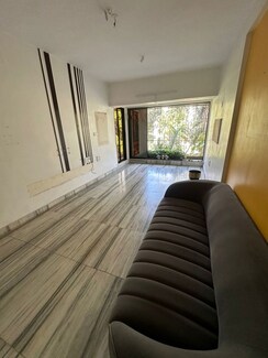 1 BHK + Extra Room Apartment For Rent in Seven Bunglow