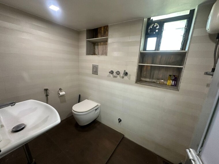 Bathroom, seven bunglow 1 Bedroom 600 Sq.Ft. Apartment In Seven Bunglow Mumbai 10309464