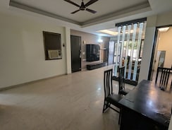 3 BHK + Pooja Room,Servant Room,Study Room,Extra Room,Basement,Store Room Builder Floor For Rent in South City 2