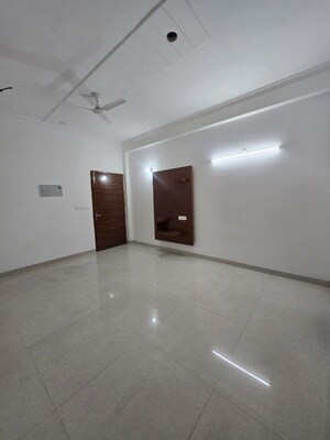 Room in 2 BHK Apartment at CGHS Group Hewo Apartments, Sector 56 – for Rent