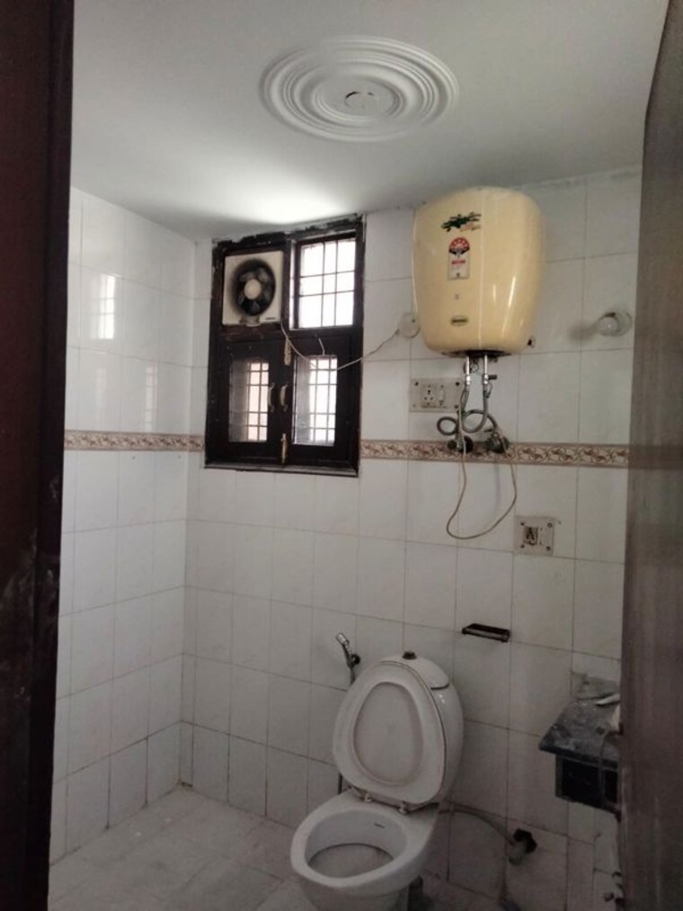 Bathroom, oasis-apartments 3.5 Bedroom 2000 Sq.Ft. Apartment In Sector 55 Gurgaon 10307287