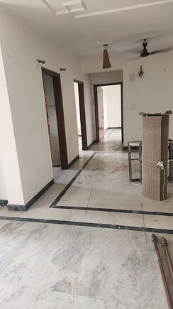 3.5 BHK + Servant Room Apartment For Rent in Oasis Apartments