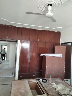 Living Room in 3.5 BHK Apartment at Oasis Apartments, Sector 55 – for Rent