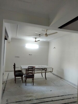 Team Area in 3 BHK Apartment at Siddhi Vinayak Apartments Gurgaon, Sector 55 – for Rent