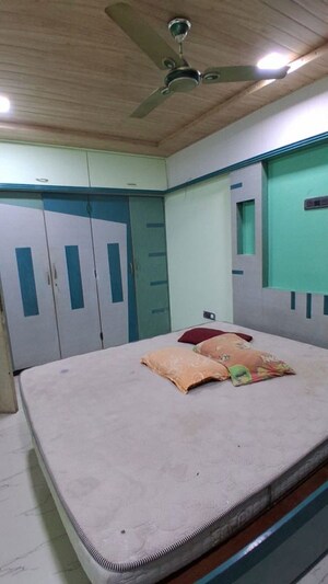 Bedroom in 2 BHK Apartment at Indraprastha CHS Malad, Malad East – for Rent