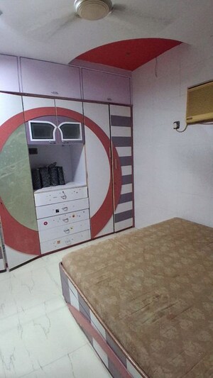 Bathroom in 2 BHK Apartment at Indraprastha CHS Malad, Malad East – for Rent