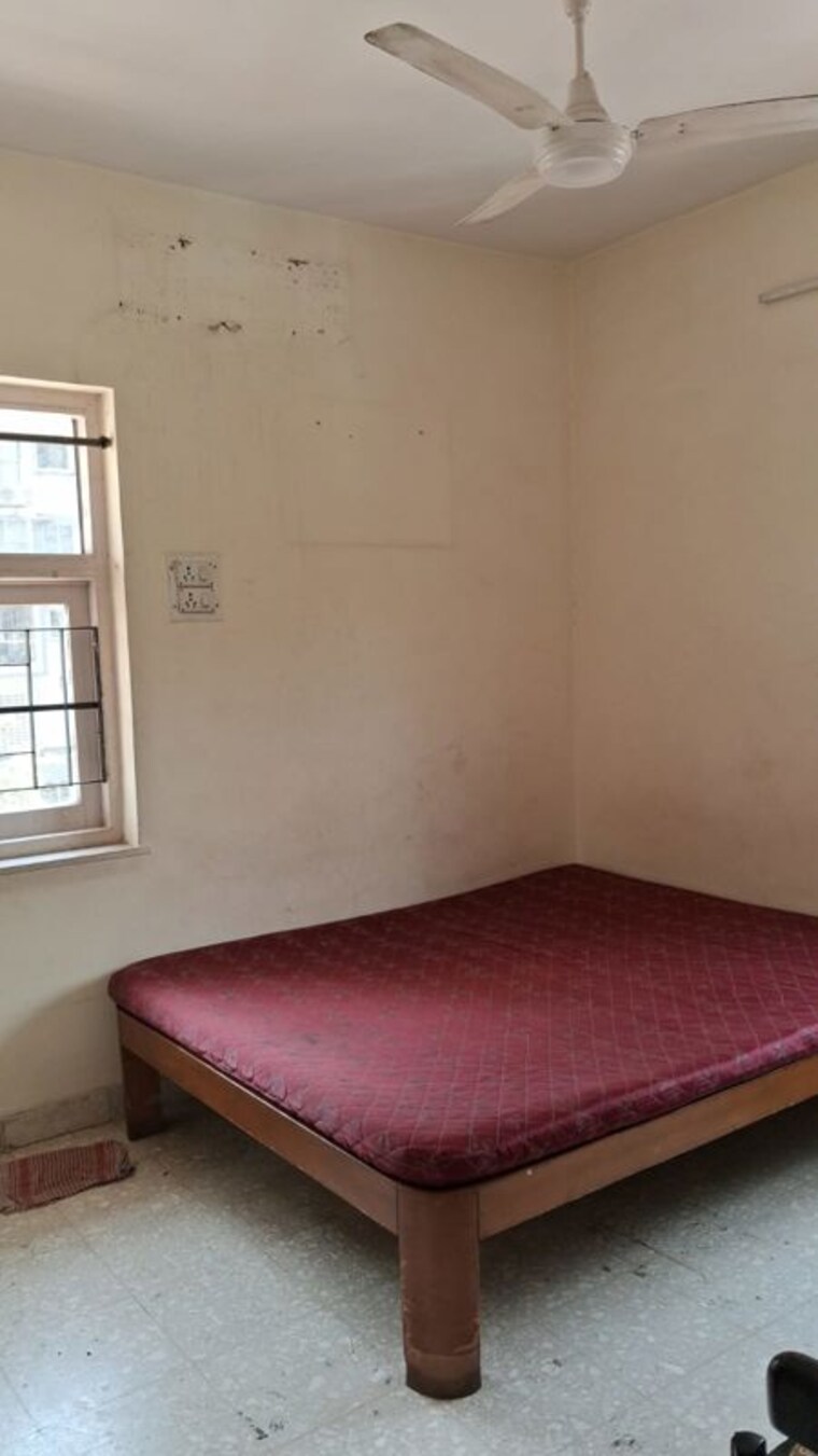 Room, raheja-township 2 Bedroom 680 Sq.Ft. Apartment In Malad East Mumbai 10309517