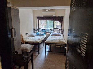 Bedroom in 3 BHK Apartment at Jeevan Vihar Building, Malabar Hill – for Rent