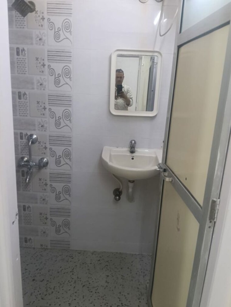Bathroom, andheri west 2 Bedroom 850 Sq.Ft. Apartment In Andheri West Mumbai 10309557