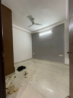 Room in 2 BHK Apartment at Chattarpur – for Rent