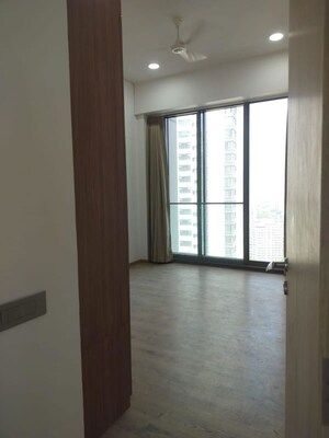 Room in 4 BHK Apartment at Rustomjee Crown, Prabhadevi – for Rent