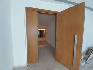 Room in 4 BHK Apartment at Rustomjee Crown, Prabhadevi – for Rent