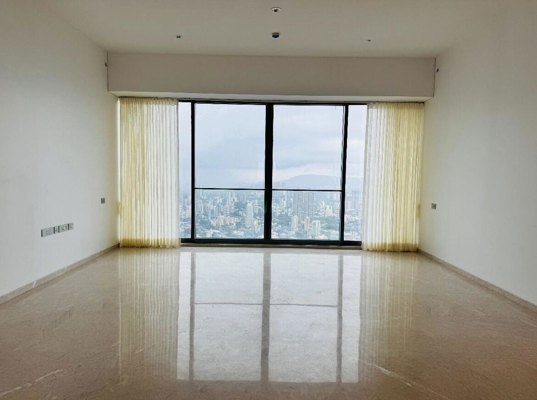 5 BHK + Servant Room Apartment For Rent in Rustomjee Crown