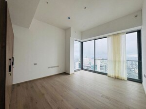 Room in 5 BHK Apartment at Rustomjee Crown, Prabhadevi – for Rent