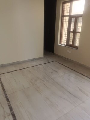 Room in 2 BHK Independent House at Sector 10 – for Rent