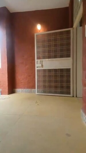 Room in 2 BHK Builder Floor at Sector 5 – for Rent