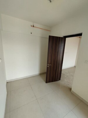 Room in 1.5 BHK Apartment at Sheth Avante, Kanjurmarg West – for Rent