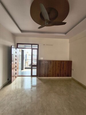 Room in 3 BHK Builder Floor at Jayanagar – for Rent