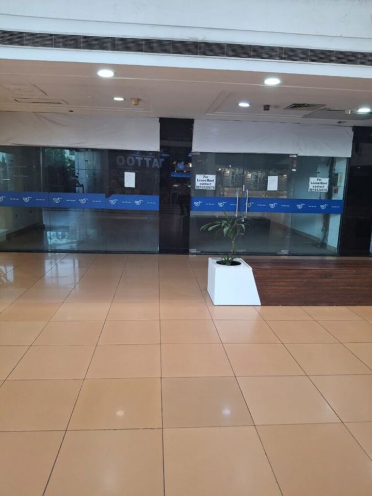 Kitchen, centre-stage-wave-mall Commercial Shop 1200 Sq.Ft. In Sector 18 Noida 10309600