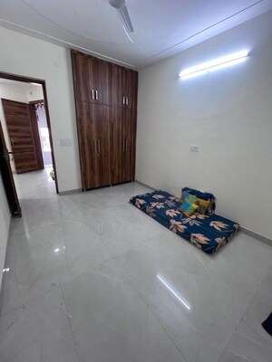 Parking in 3 BHK Builder Floor at Sector 10 – for Rent