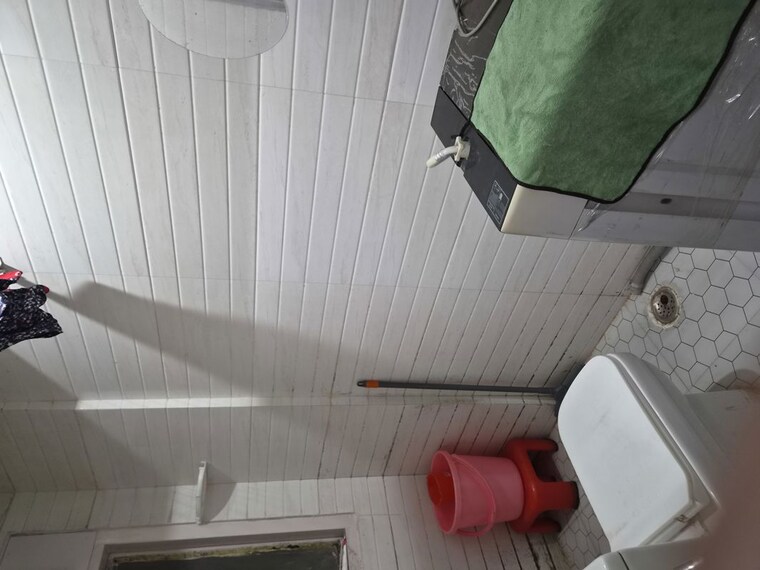 Bathroom, emaar-emerald-floors-premier 1 RK 275 Sq.Ft. Apartment In Sector 65 Gurgaon 10309629