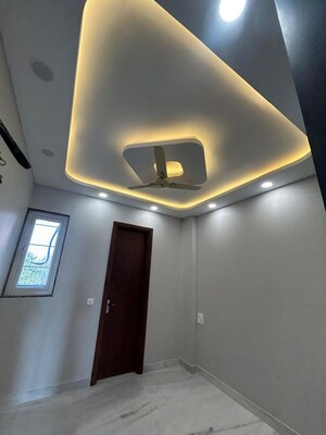 Furnished Amenities in 3 BHK Builder Floor at Janakpuri – for Rent